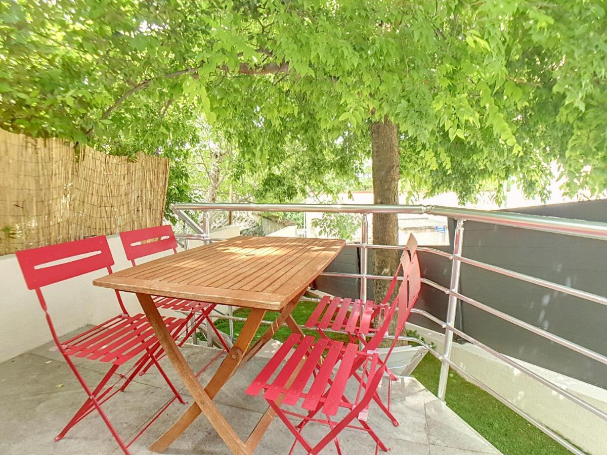 Stop Chez M Select Garden # Qualite # Confort # Simplicite Saint-Fons Екстер'єр фото